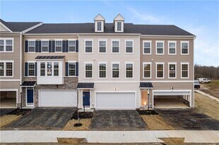 135 Affinity Dr in Harmony, PA - Building Photo