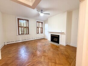 1712 Beacon St, Unit 2 in Brookline, MA - Foto de edificio - Building Photo