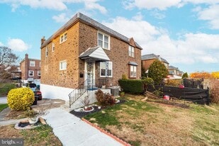 945 Fariston Dr in Drexel Hill, PA - Building Photo