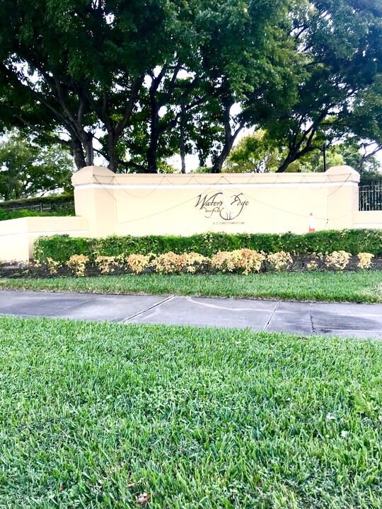 671 Cypress Lake Blvd-Unit -D21 in Pompano Beach, FL - Building Photo