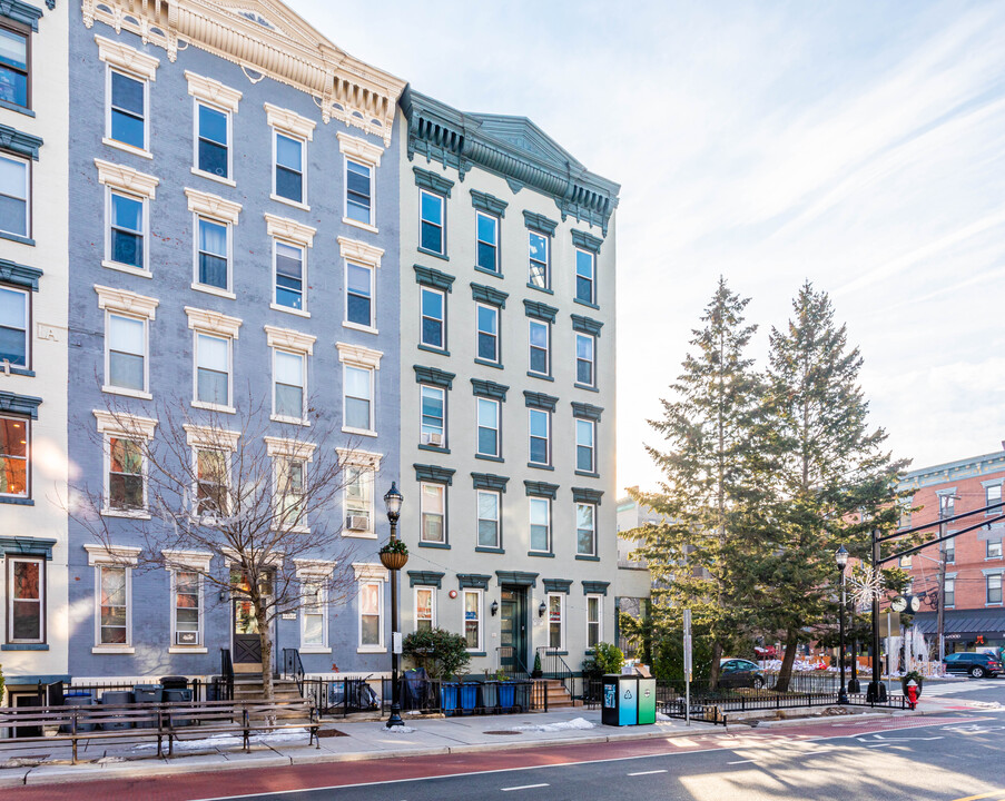 1103 Washington St in Hoboken, NJ - Foto de edificio