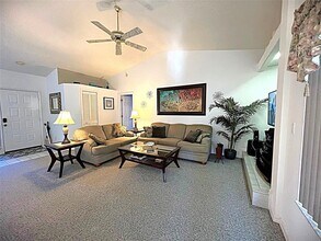 8116 Rhanbuoy Rd in Spring Hill, FL - Building Photo - Building Photo