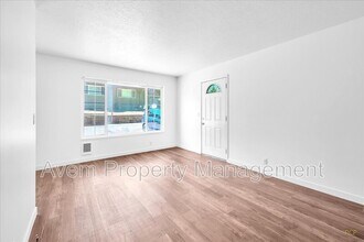 12975 SW Allen Blvd in Beaverton, OR - Building Photo - Building Photo