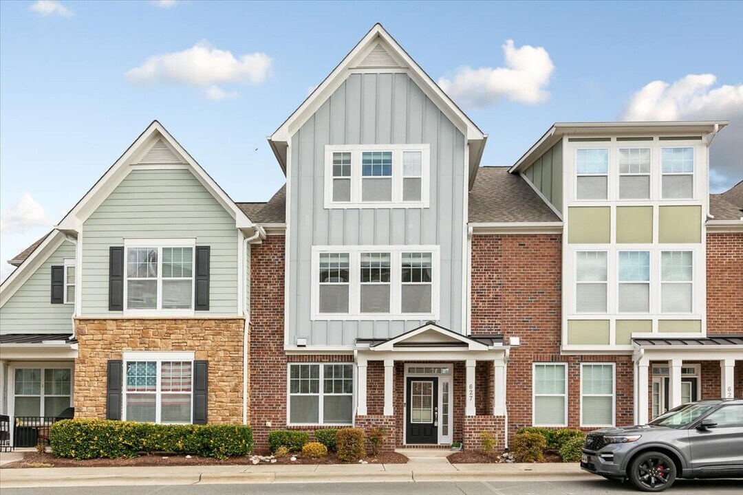627 Balsam Fir Dr in Cary, NC - Building Photo