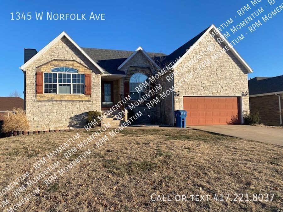 1345 Norfolk Ave in Nixa, MO - Building Photo