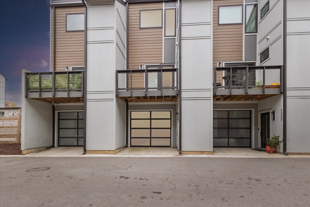 1225 Minter Pl in Charlotte, NC - Building Photo