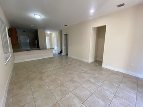 3334 W 96th Pl in Hialeah, FL - Building Photo - Building Photo