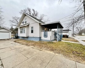 1627 Madison St in Muskegon, MI - Building Photo - Building Photo