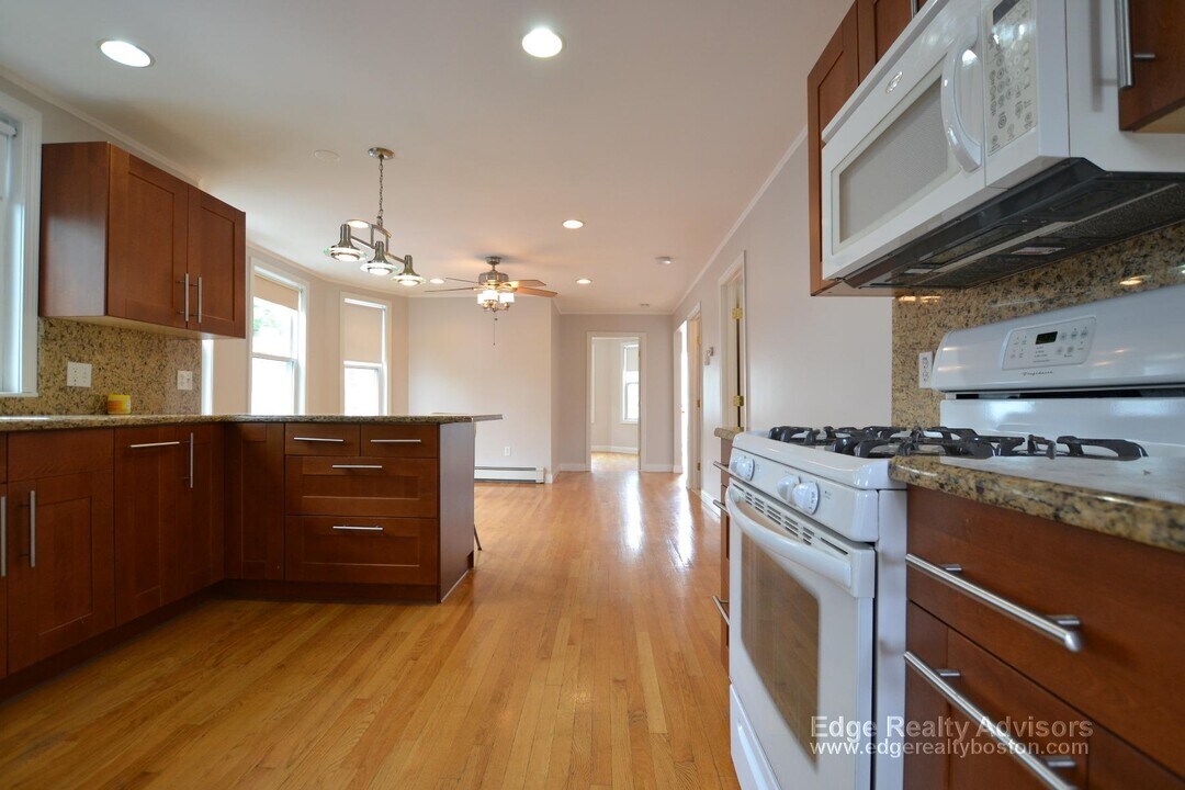 11 Montfern Ave, Unit 3 in Boston, MA - Building Photo