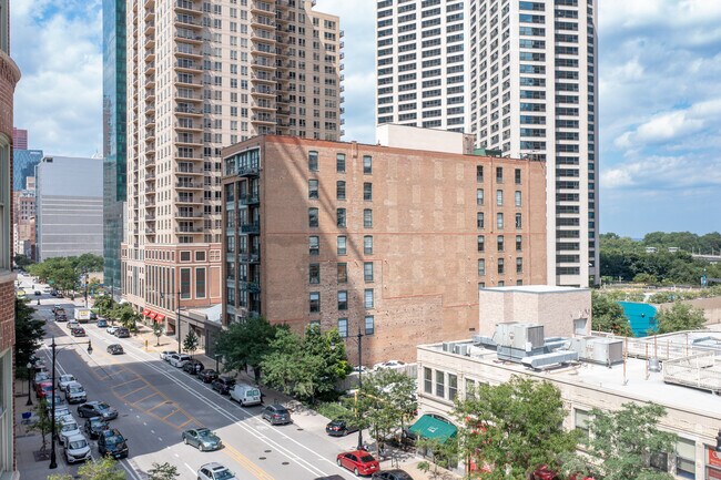 Cosmopolitan Lofts in Chicago, IL - Building Photo - Building Photo