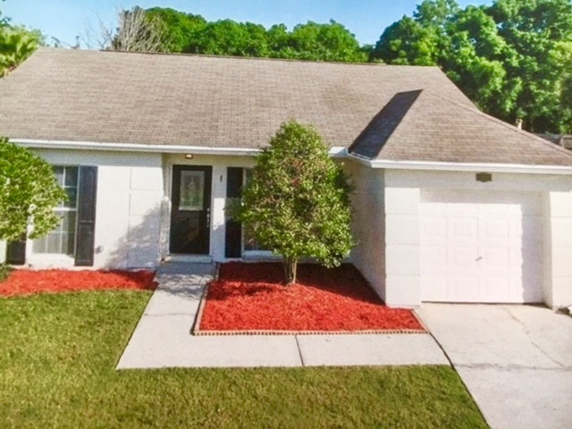 2140 Redleaf Drive in Brandon, FL - Building Photo