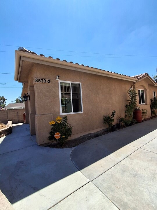 8579 Prospect Ct in Santee, CA - Foto de edificio