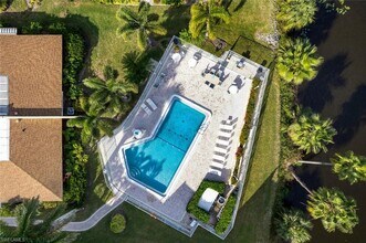 925 Palm View Dr, Unit C-111 in Naples, FL - Foto de edificio - Building Photo