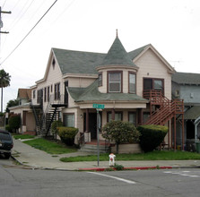 2407-2421 E 21st St in Oakland, CA - Building Photo - Building Photo