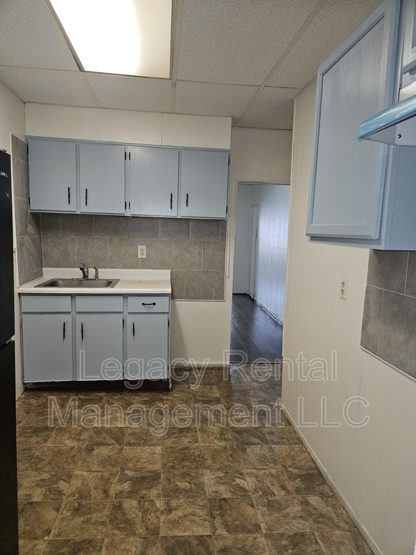 property at 424 S Poplar St