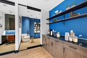 The Breton in Bayonne, NJ - Foto de edificio - Interior Photo