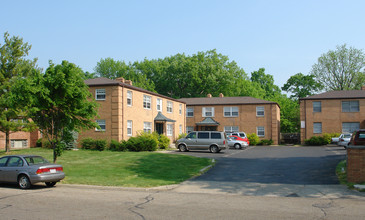 272-274 Broadmeadows Blvd in Columbus, OH - Foto de edificio - Building Photo
