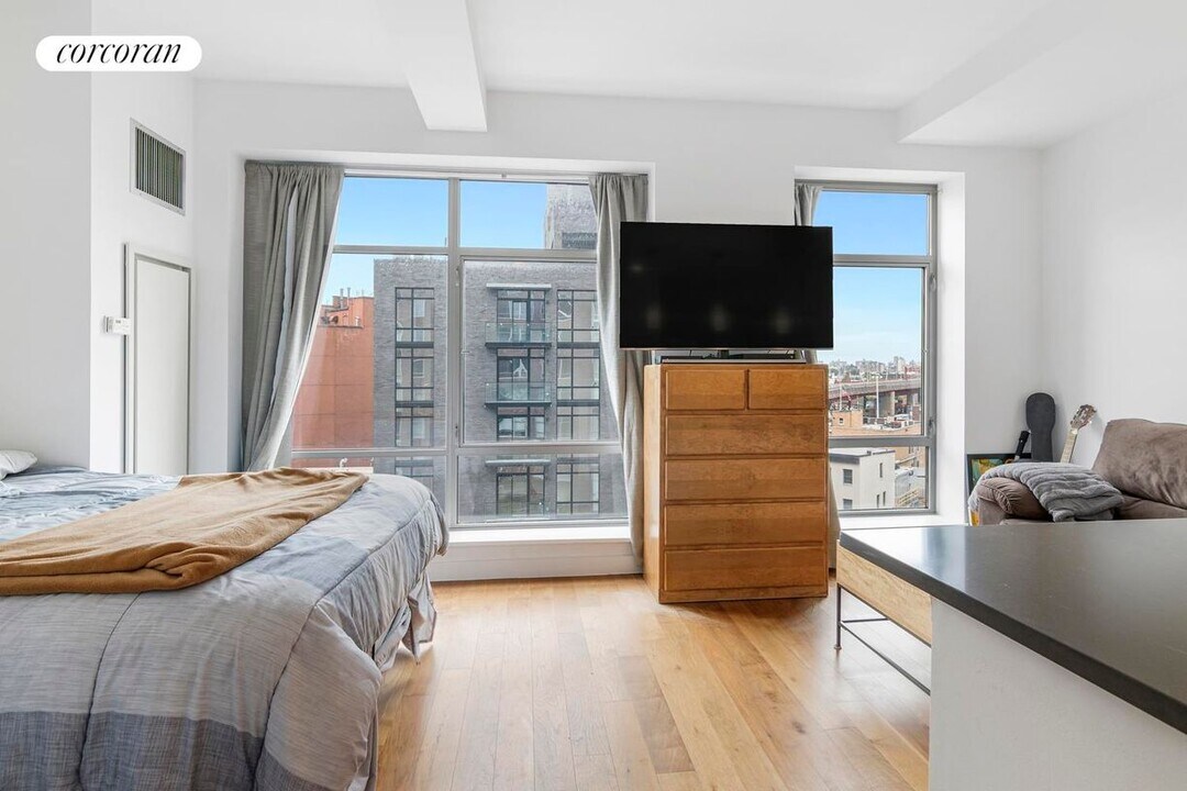 1063-63 Jackson Ave in Queens, NY - Building Photo