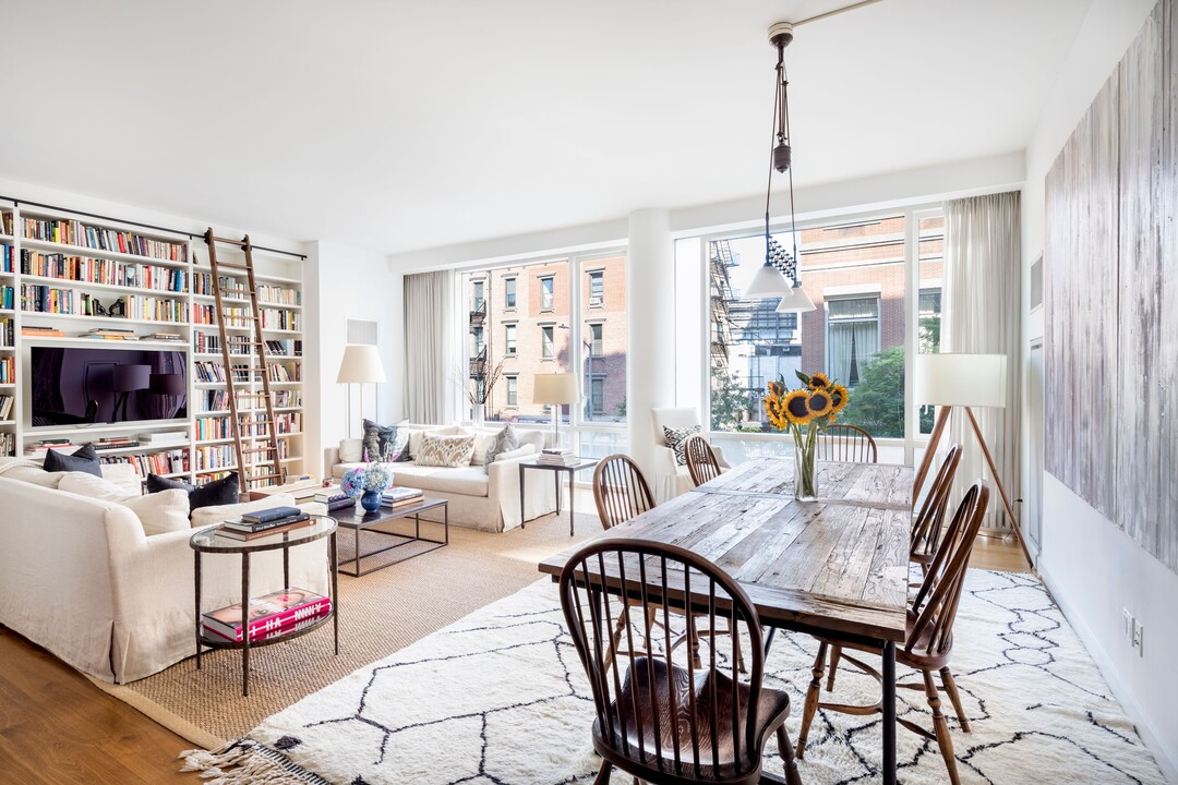 311 W Broadway in New York, NY - Building Photo