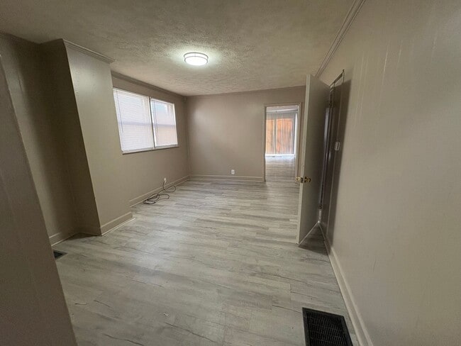 602 W Hanssler Pl in Peoria, IL - Building Photo - Building Photo