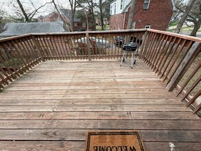 6913 Etzel Ave in University City, MO - Building Photo - Building Photo