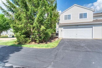 2279 Reflections Dr in Aurora, IL - Building Photo - Building Photo