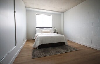 50 University Ave E in Waterloo, ON - Building Photo - Building Photo