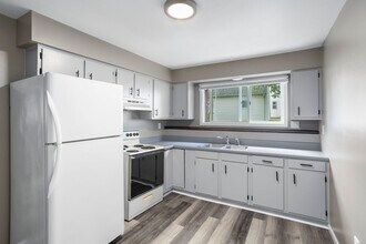 108 Irene St in Neenah, WI - Building Photo - Building Photo