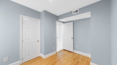30 Julian St, Unit 3 in Boston, MA - Building Photo - Building Photo