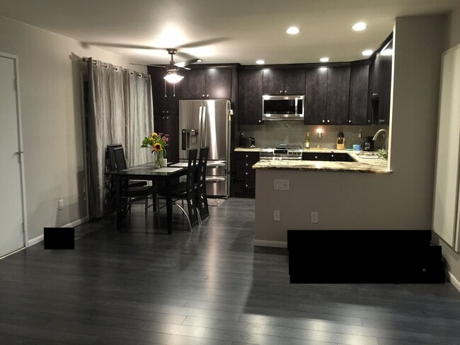 1950 S Palm Canyon Dr, Unit 127 in Palm Springs, CA - Building Photo - Building Photo