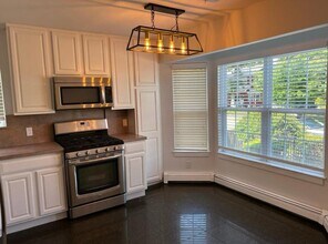 29 Hickory Rd in Port Washington, NY - Building Photo - Building Photo