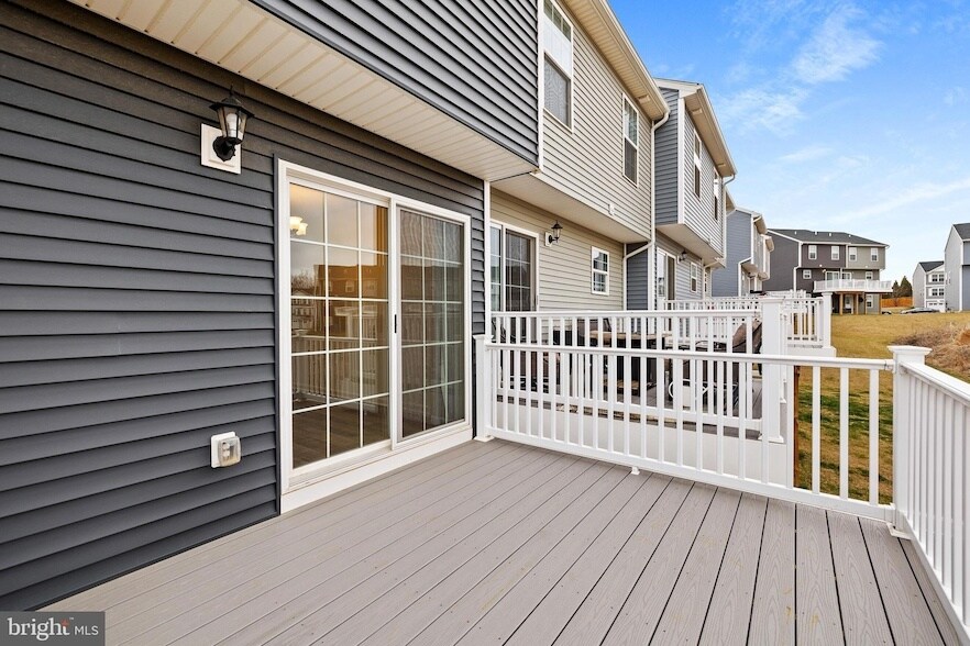 338 Cadbury Dr in Red Lion, PA - Building Photo