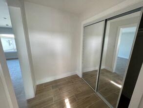 7337 Woodley Ave in Los Angeles, CA - Building Photo - Building Photo