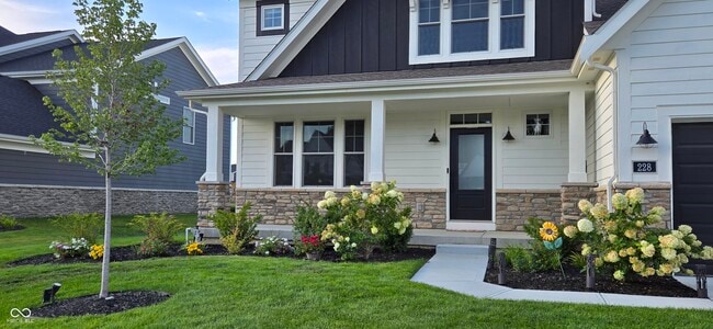 228 Oakhurst Wy in Westfield, IN - Building Photo - Building Photo