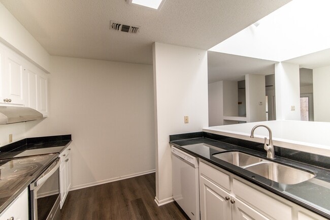 property at 1507 Wimbledon Dr