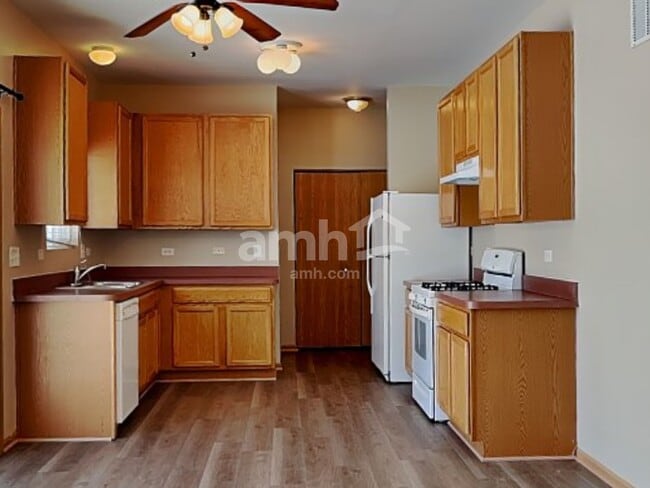 39861 Waterloo Dr in Beach Park, IL - Foto de edificio - Building Photo