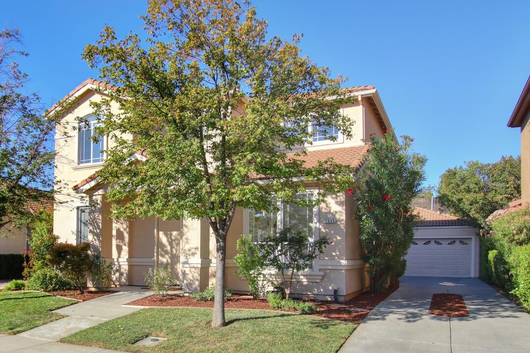 1533 El Capitan St in Davis, CA - Building Photo
