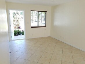 1231 NE 23rd Ave, Unit #3 in Pompano Beach, FL - Foto de edificio - Building Photo