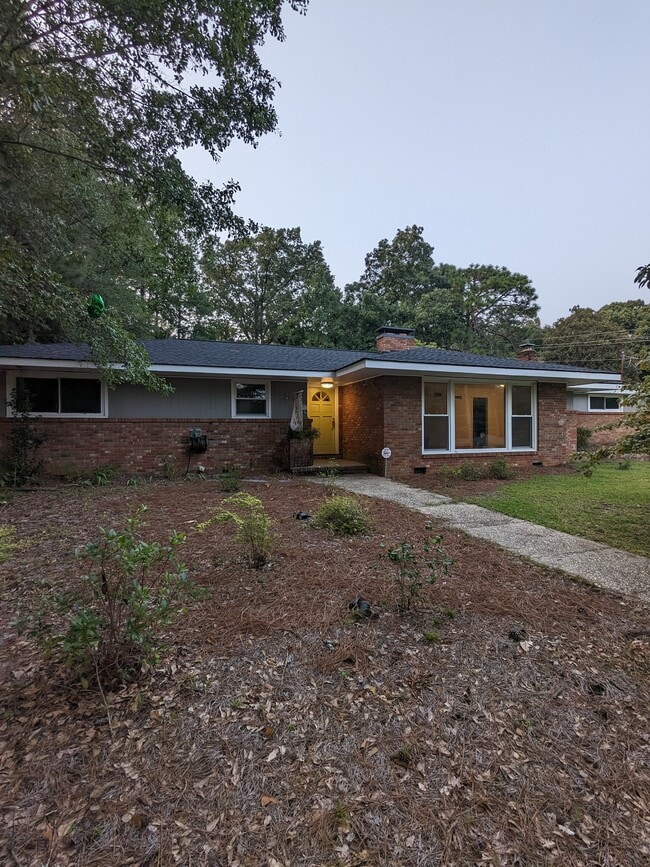 property at 2208 Westhaven Dr