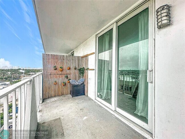 7133 Bay Dr in Miami Beach, FL - Building Photo - Building Photo