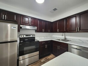 Creekview Terrace Apartments in Philadelphia, PA - Building Photo - Building Photo