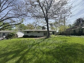 1035 Bluefield Dr in Florissant, MO - Building Photo - Building Photo