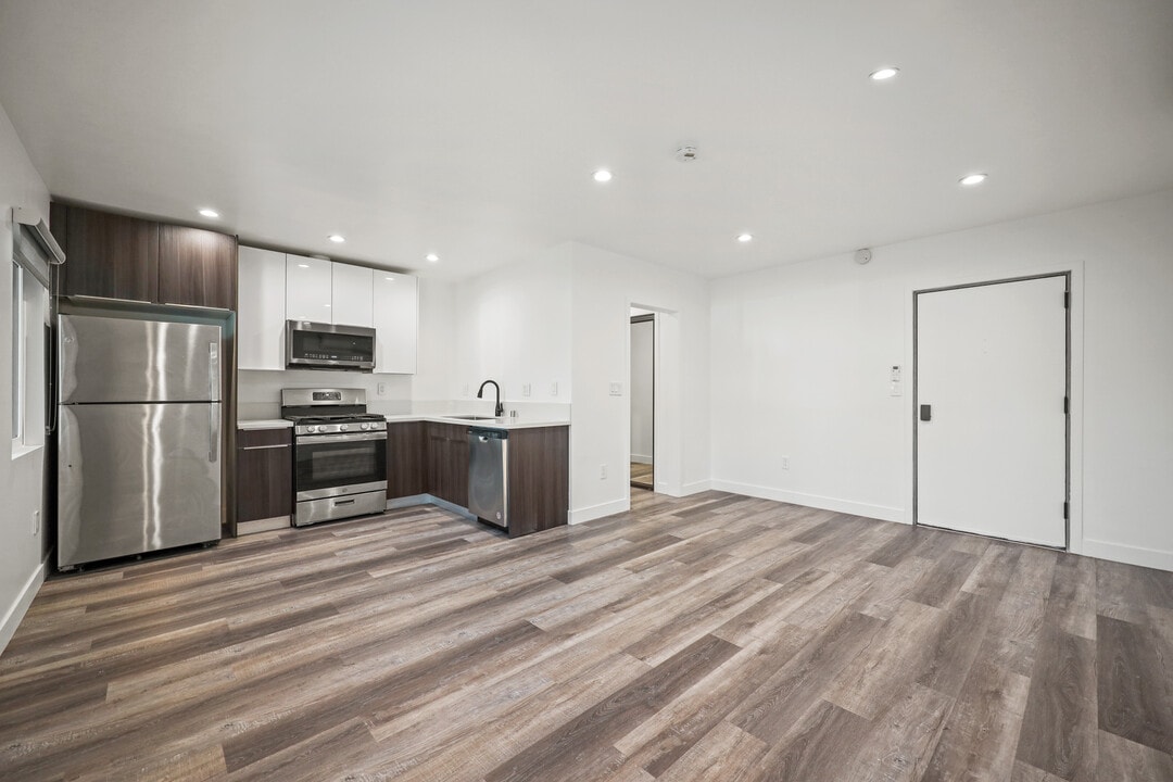 1352 W 36th St, Unit 1 in Los Angeles, CA - Foto de edificio