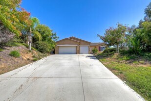1502 Sheridan Pl in Escondido, CA - Building Photo