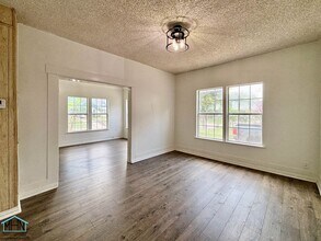 743 Fulton Ave in San Antonio, TX - Building Photo - Building Photo