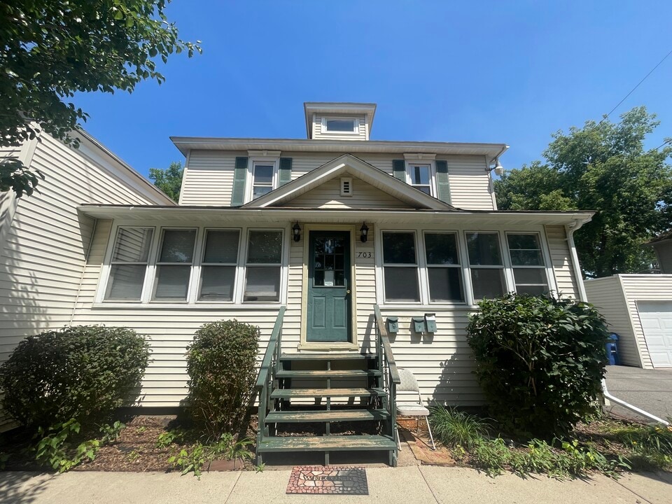 703 Prospect Ave, Unit 2 in Wausau, WI - Building Photo