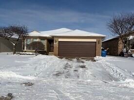 15183 Raphael Terrace in Warren, MI - Building Photo