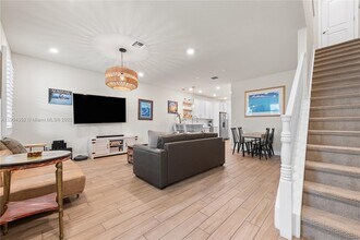 1030 Eucalyptus Dr in Hollywood, FL - Building Photo - Building Photo