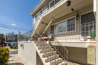 2103 Carnegie Ln in Redondo Beach, CA - Building Photo - Building Photo