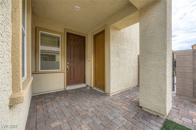 property at 5990 Viscaya Grv St